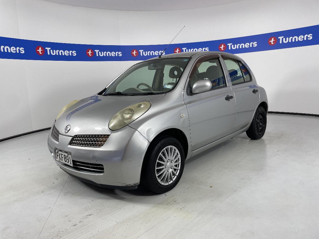 Photo '4' of Nissan March