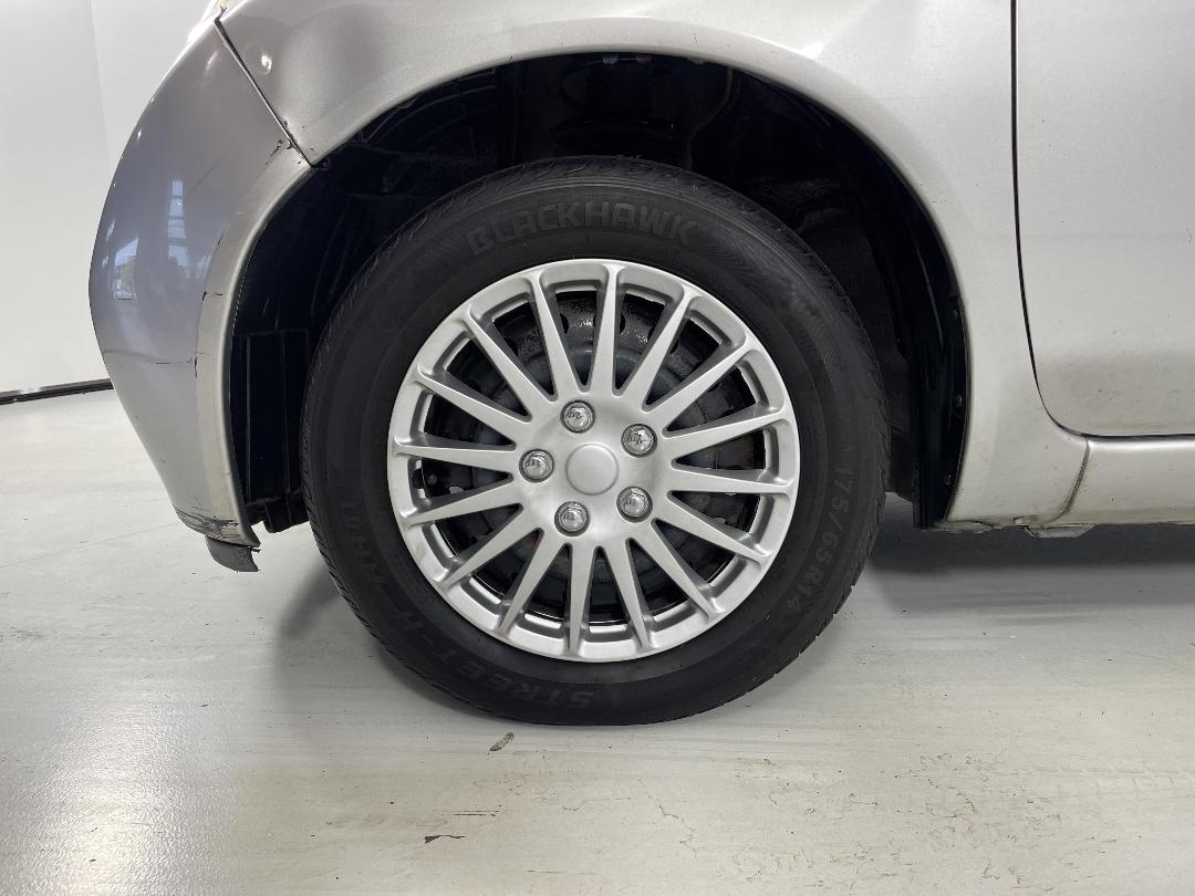 Photo '10' of Nissan March