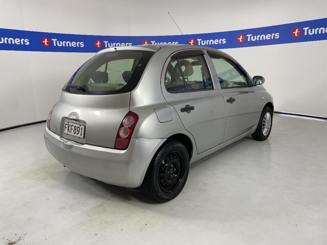 Photo '7' of Nissan March