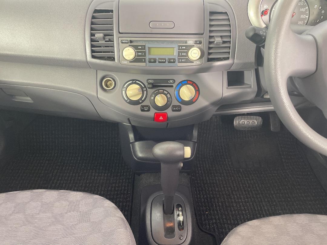 Photo '18' of Nissan March