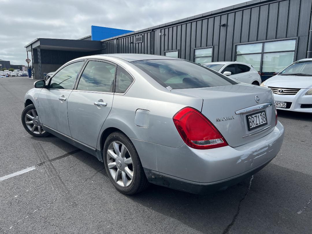 Photo '4' of Nissan Maxima ST