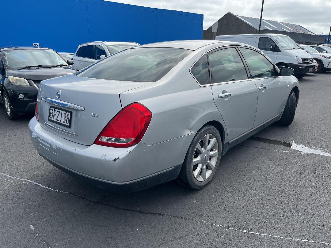 Photo '6' of Nissan Maxima ST