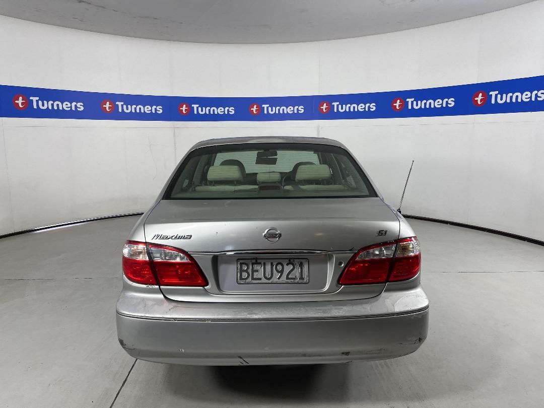 Photo '5' of Nissan Maxima SI