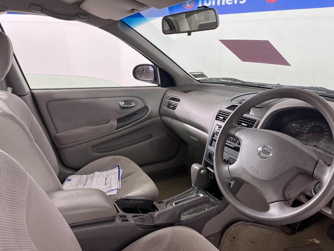 Photo '13' of Nissan Maxima SI