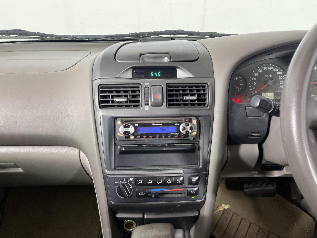 Photo '15' of Nissan Maxima SI