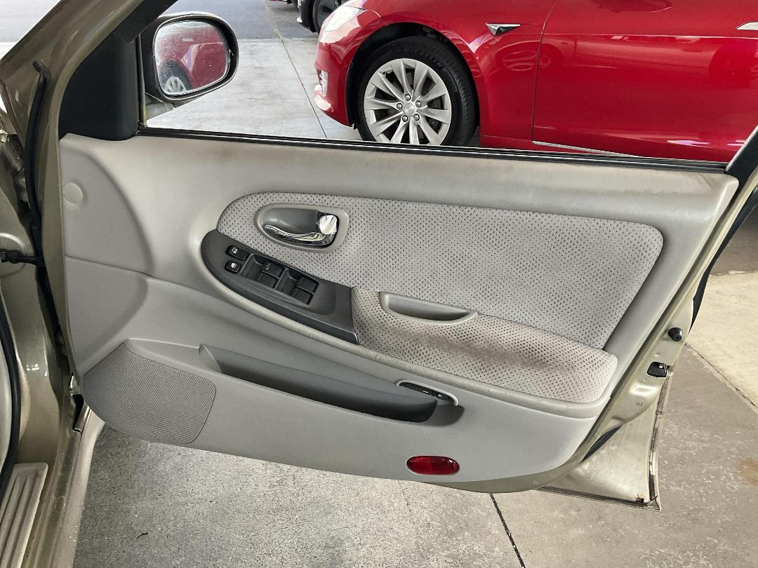 Photo '12' of Nissan Maxima ST