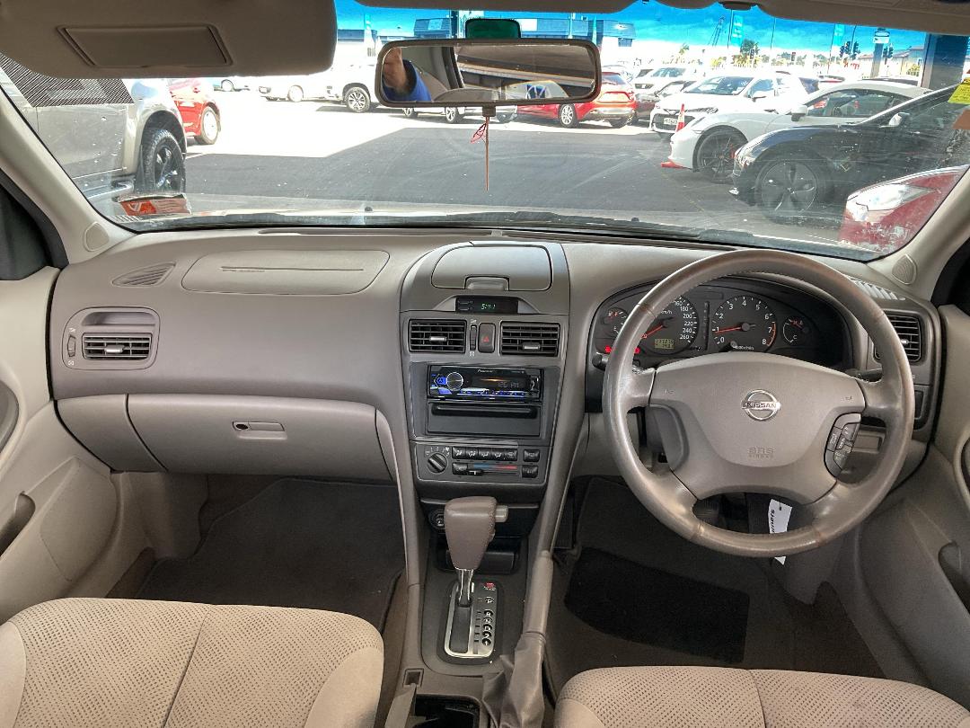 Photo '18' of Nissan Maxima ST