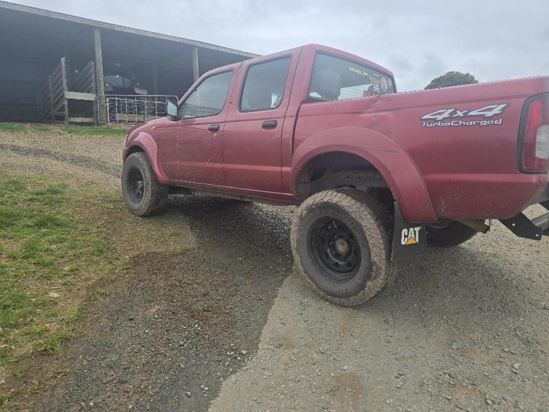 Photo '2' of Nissan Navara DC W/S AIR