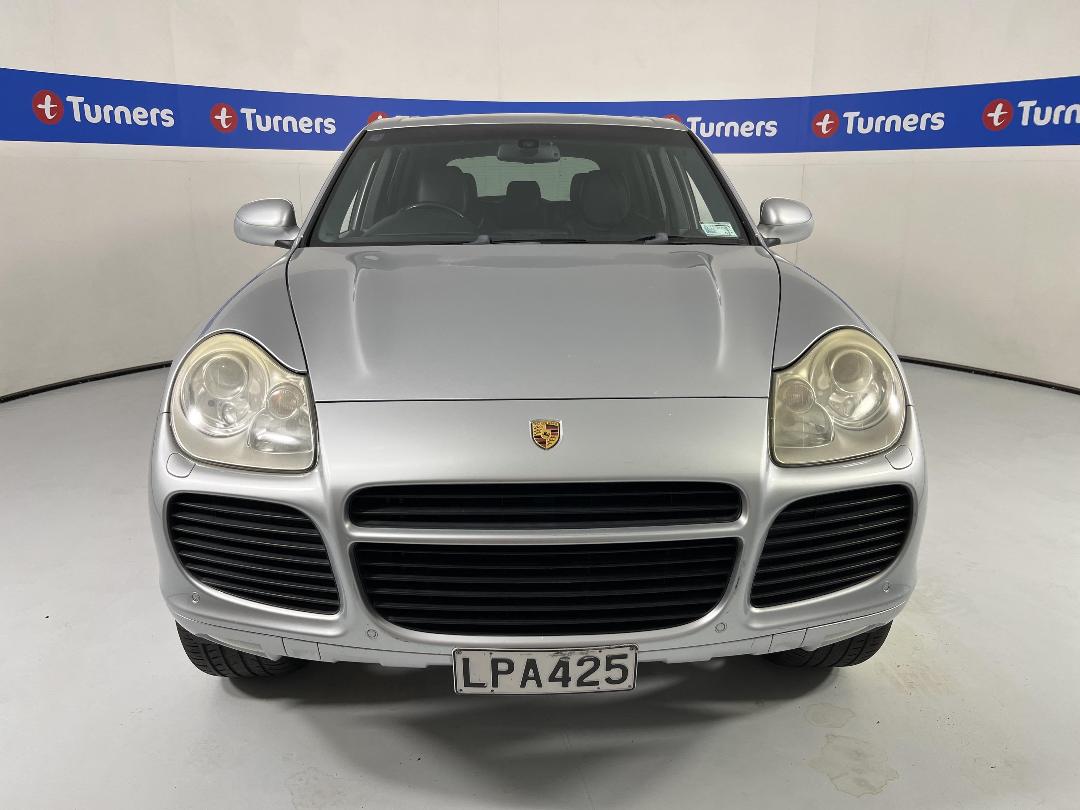 Photo '2' of Porsche Cayenne Turbo
