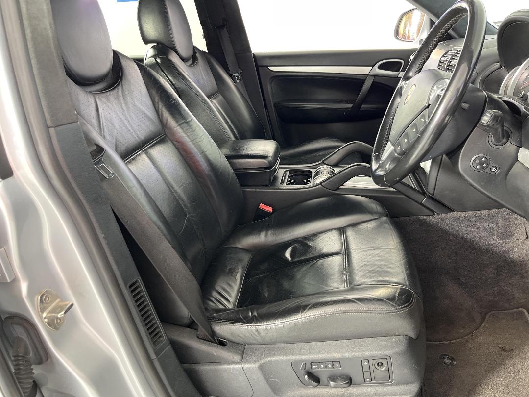 Photo '16' of Porsche Cayenne Turbo