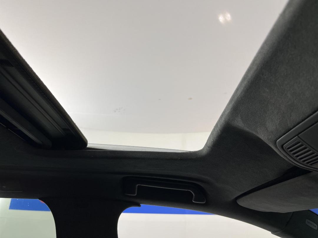 Photo '28' of Porsche Cayenne Turbo