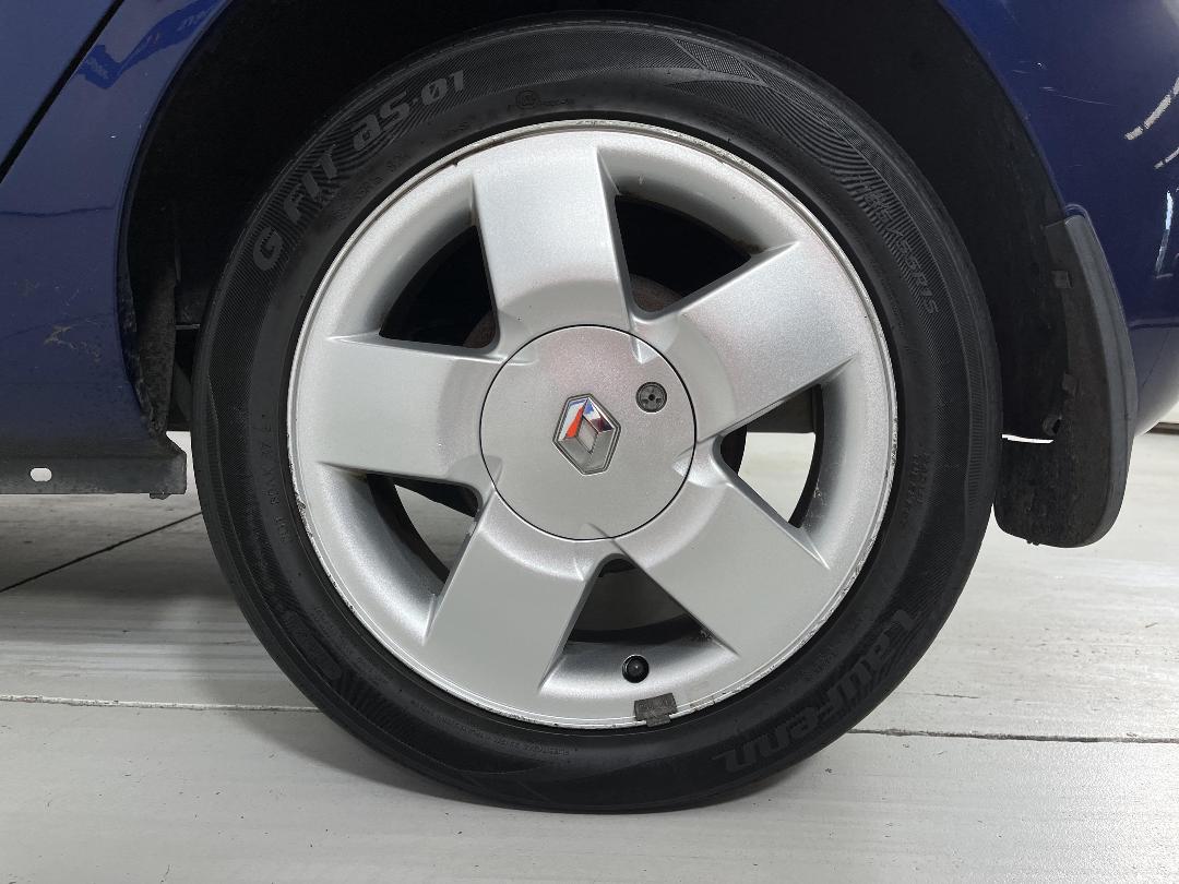 Photo '11' of Renault Clio