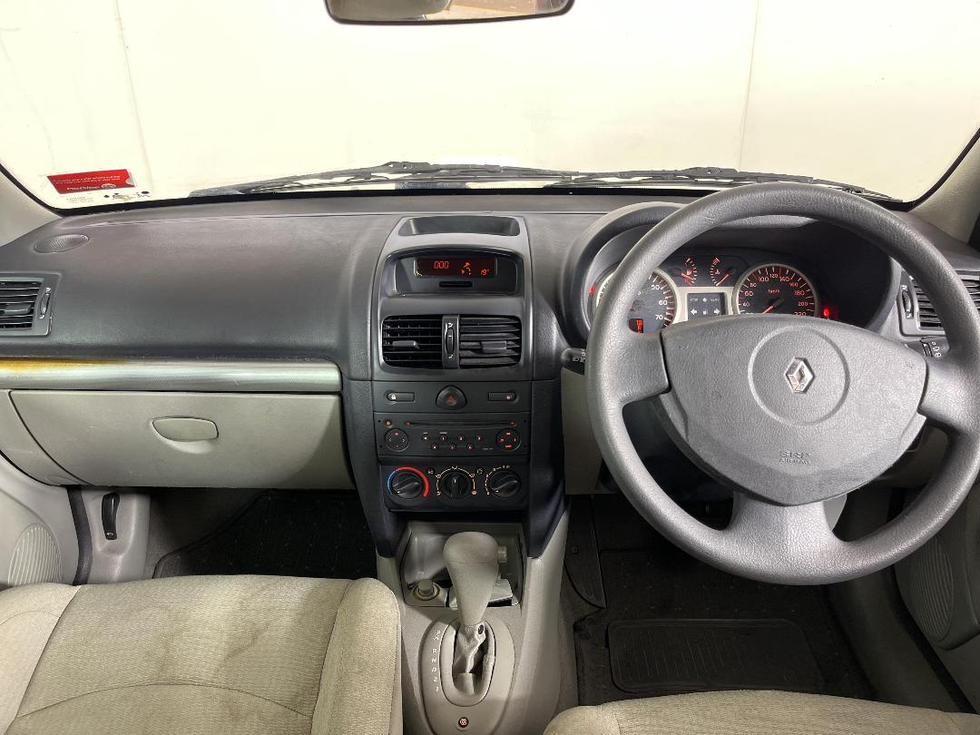 Photo '17' of Renault Clio