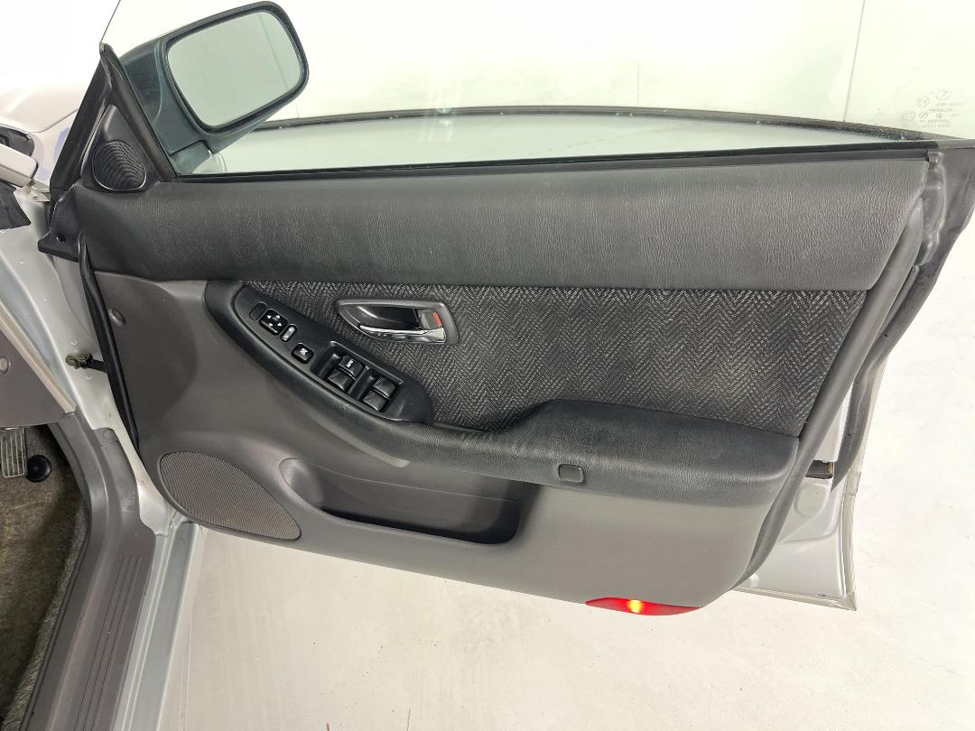 Photo '15' of Subaru Legacy