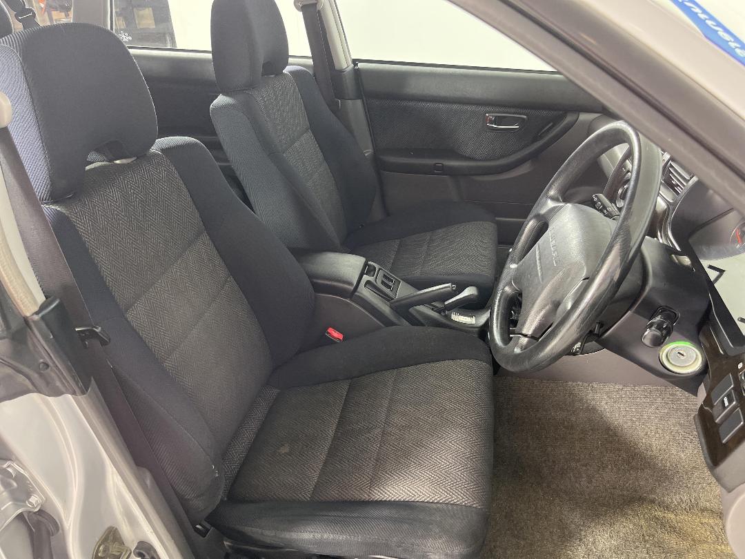 Photo '16' of Subaru Legacy