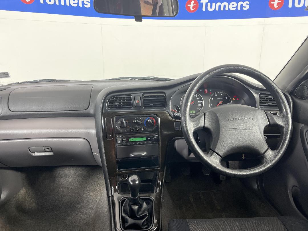 Photo '17' of Subaru Legacy