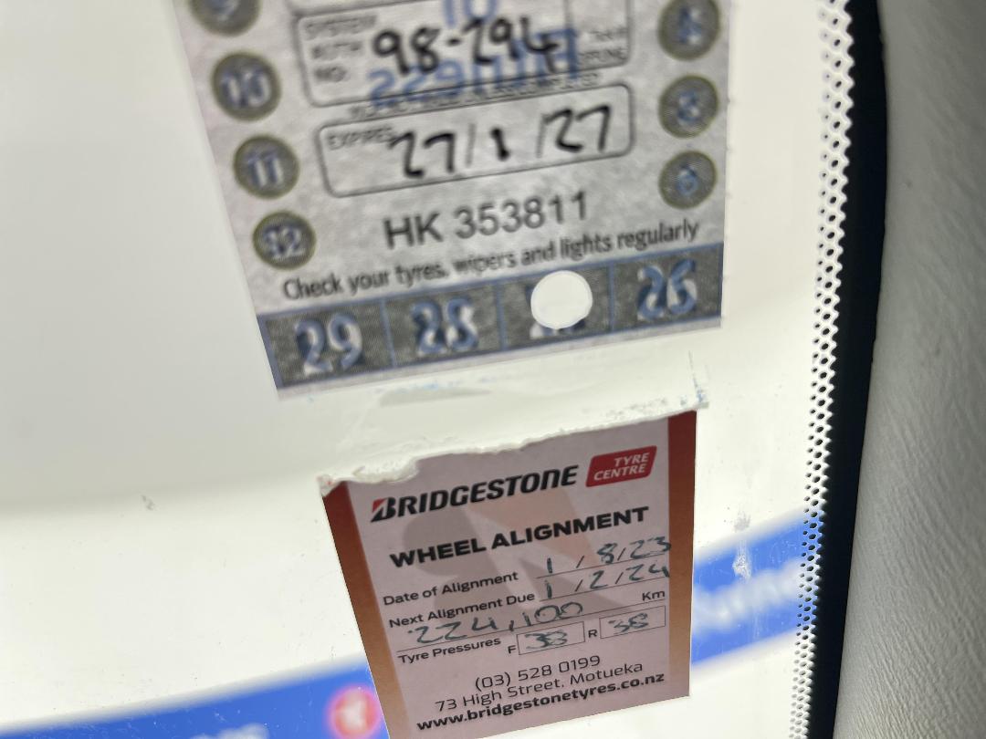 Photo '23' of Subaru Legacy