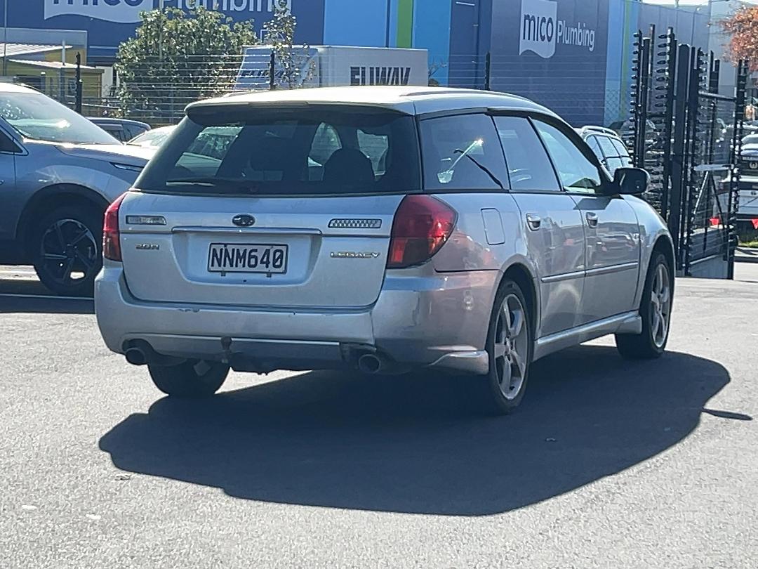 Photo '4' of Subaru Legacy