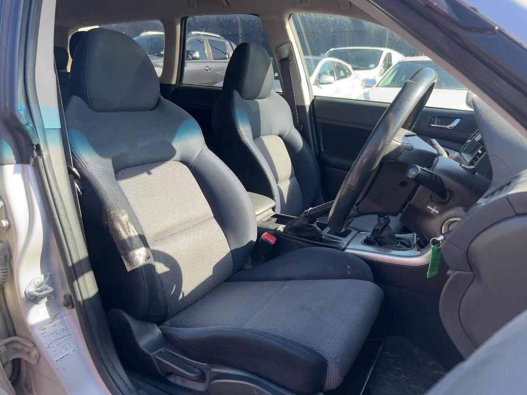 Photo '15' of Subaru Legacy