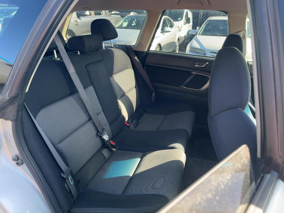 Photo '16' of Subaru Legacy