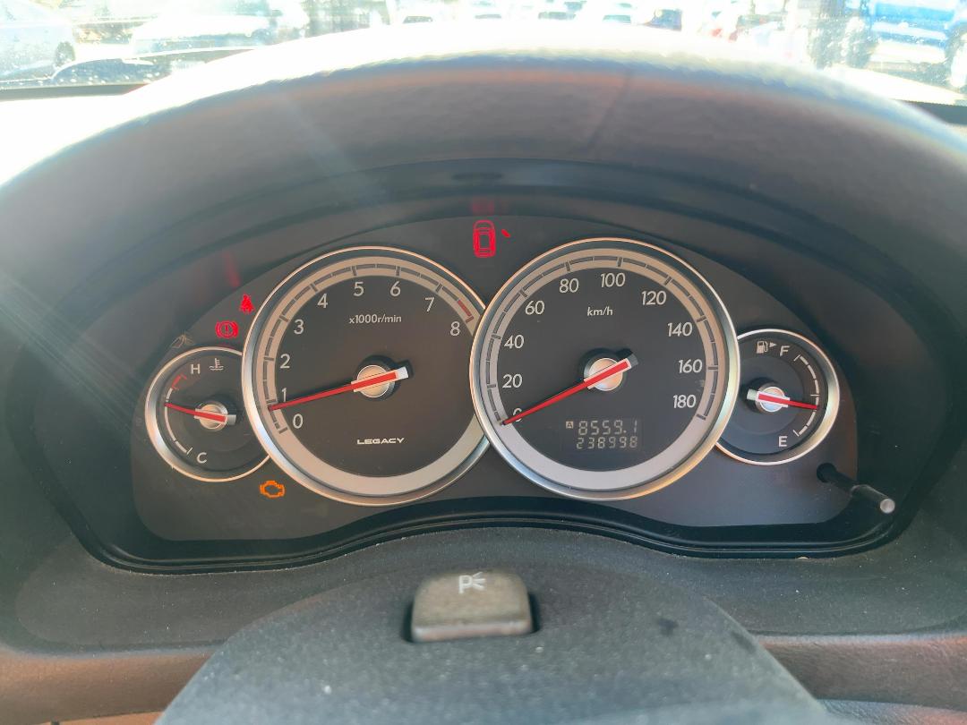 Photo '21' of Subaru Legacy