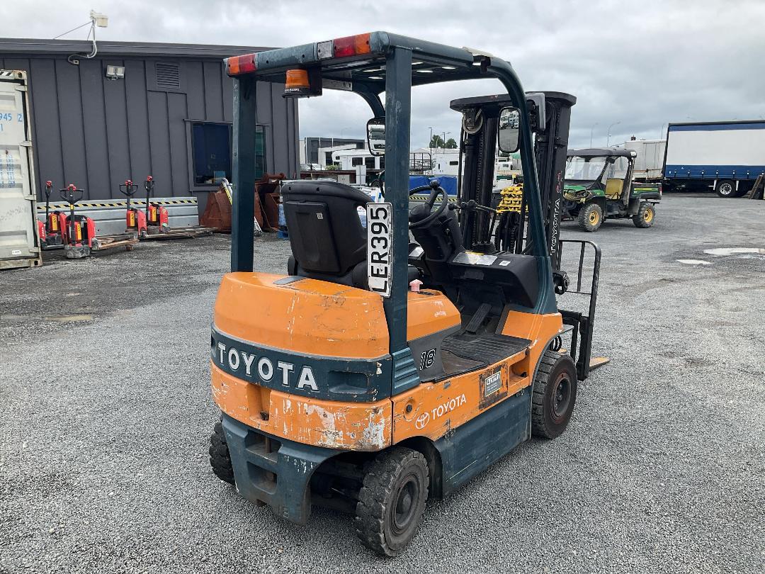 Photo '4' of Toyota 7FB18 Forklift Photo '4' of Toyota 7FB18 Forklift