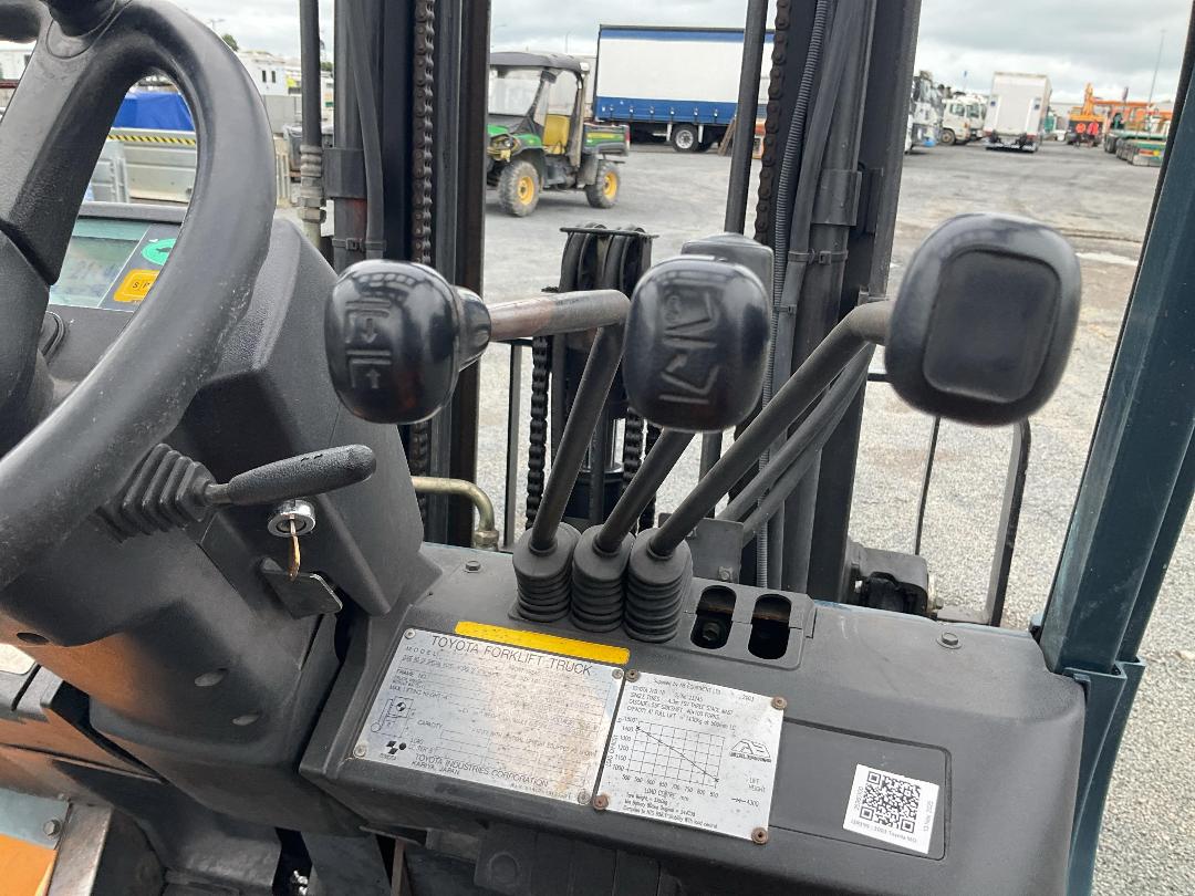 Photo '14' of Toyota 7FB18 Forklift Photo '14' of Toyota 7FB18 Forklift
