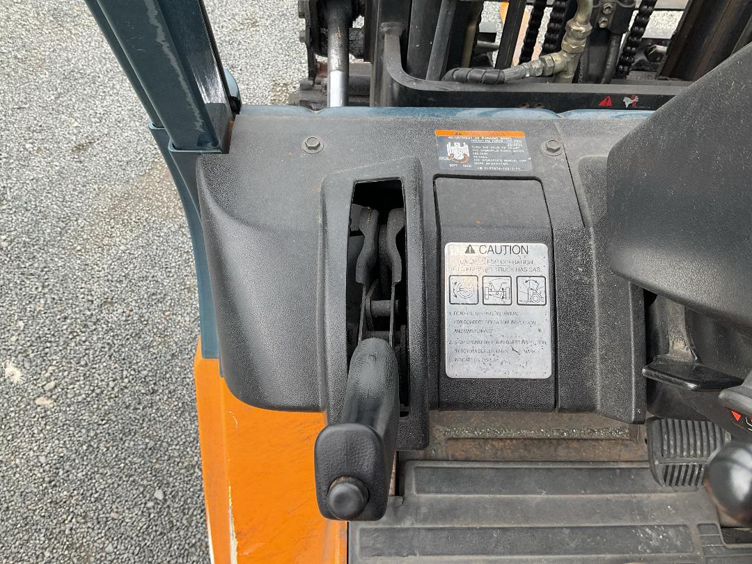 Photo '16' of Toyota 7FB18 Forklift Photo '16' of Toyota 7FB18 Forklift