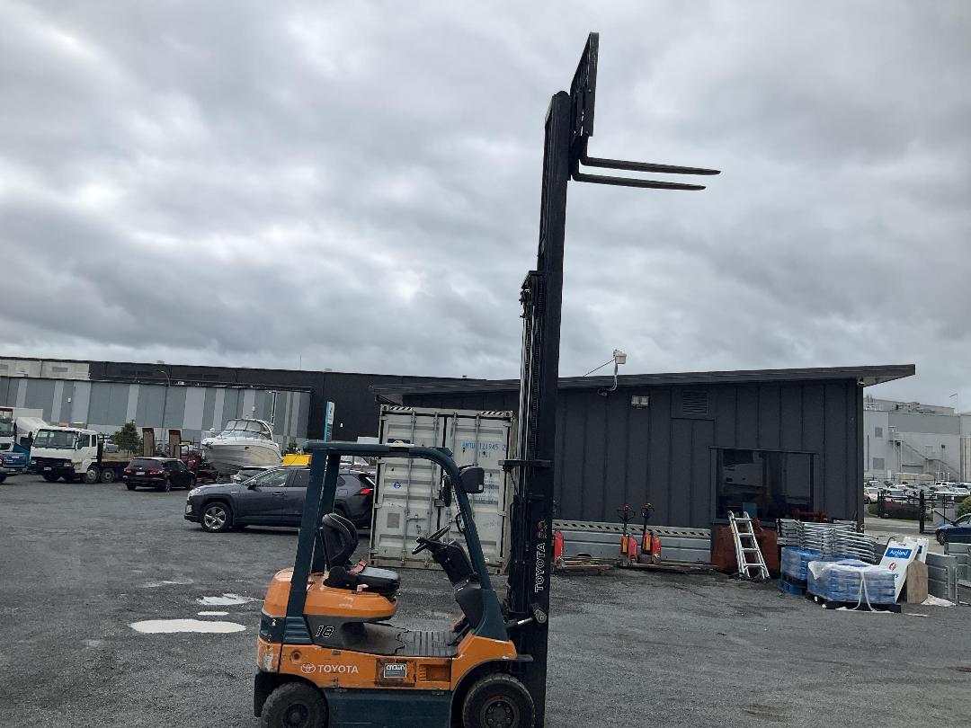 Photo '34' of Toyota 7FB18 Forklift Photo '34' of Toyota 7FB18 Forklift