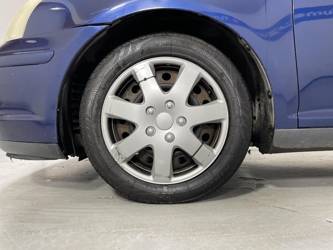 Photo '10' of Toyota Avensis