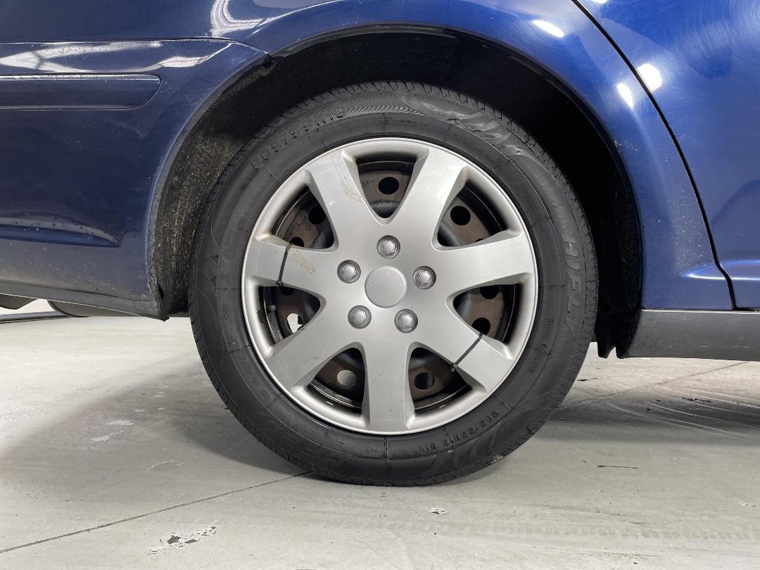 Photo '12' of Toyota Avensis