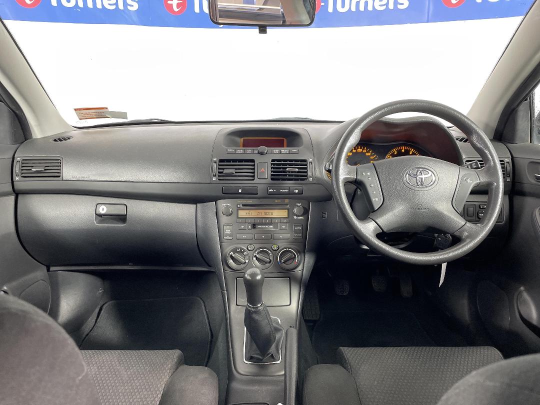 Photo '17' of Toyota Avensis