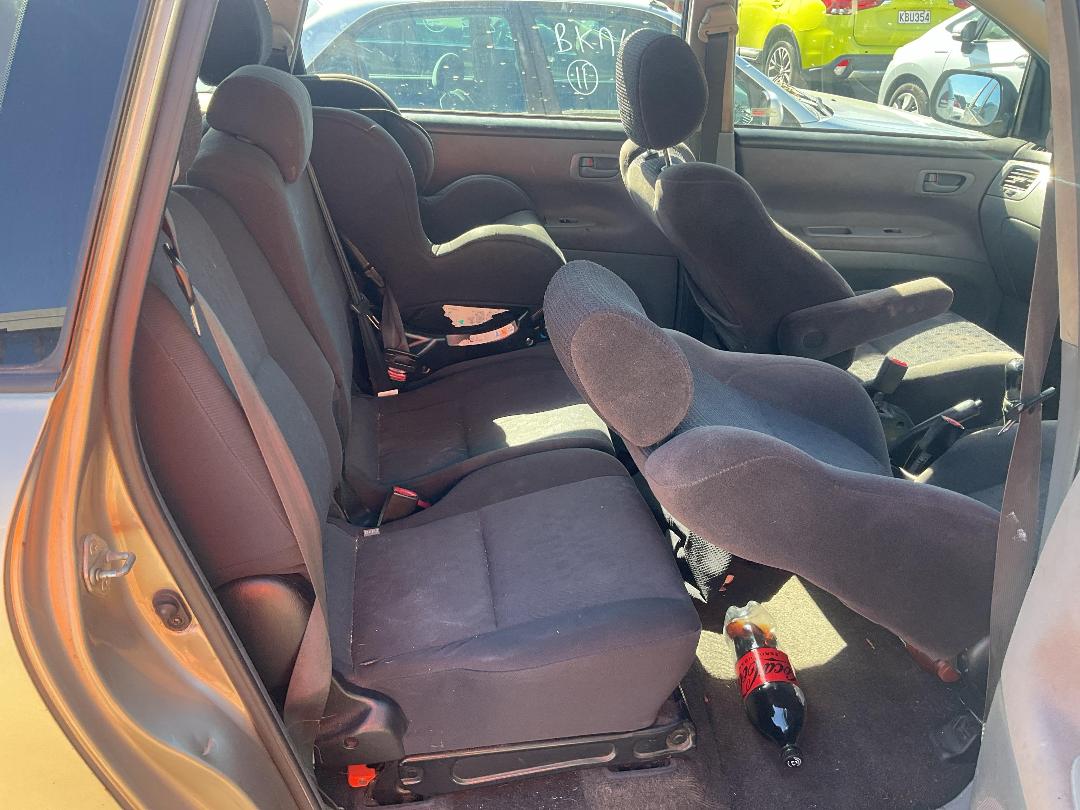 Photo '10' of Toyota Avensis