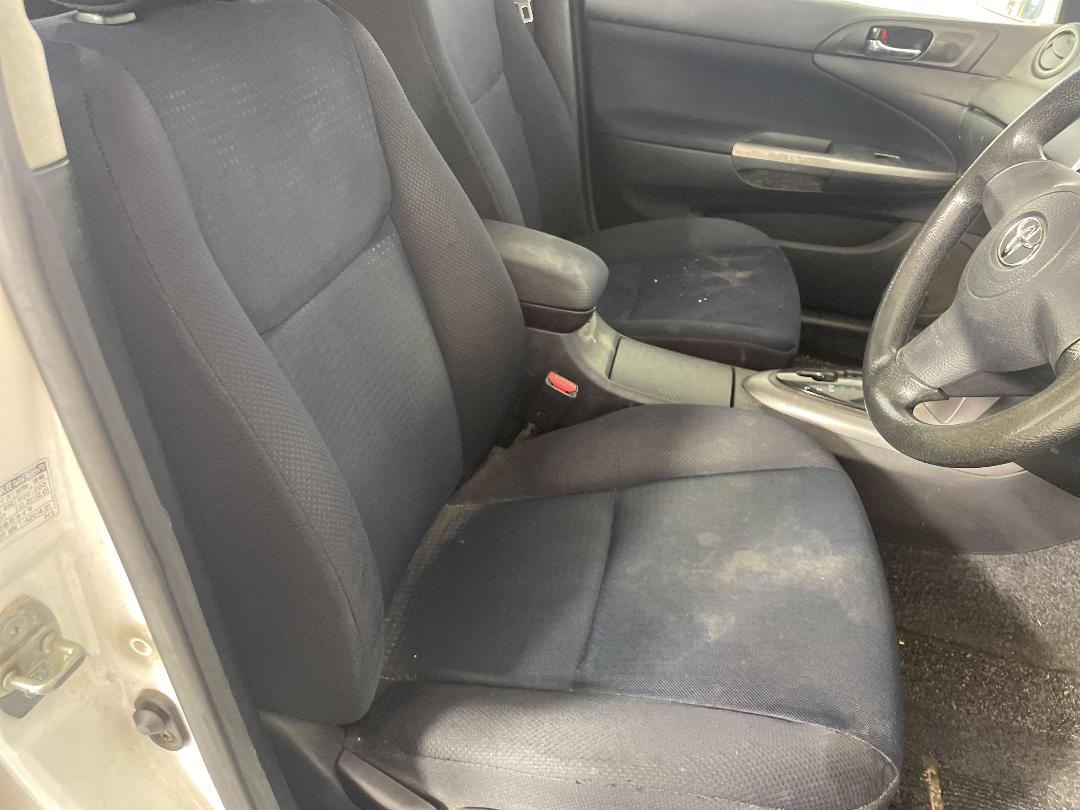 Photo '14' of Toyota Caldina Photo '14' of Toyota Caldina