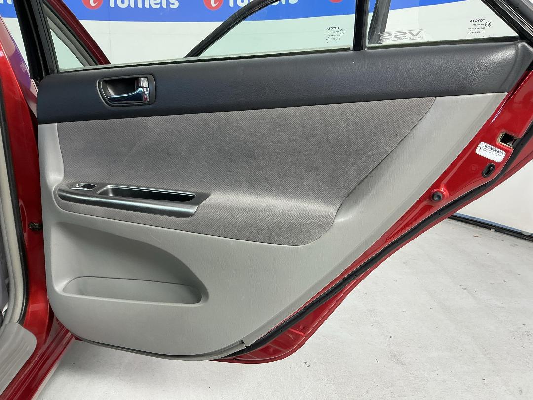 Photo '19' of Toyota Camry