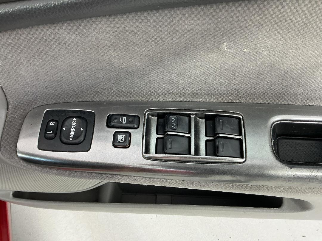 Photo '24' of Toyota Camry