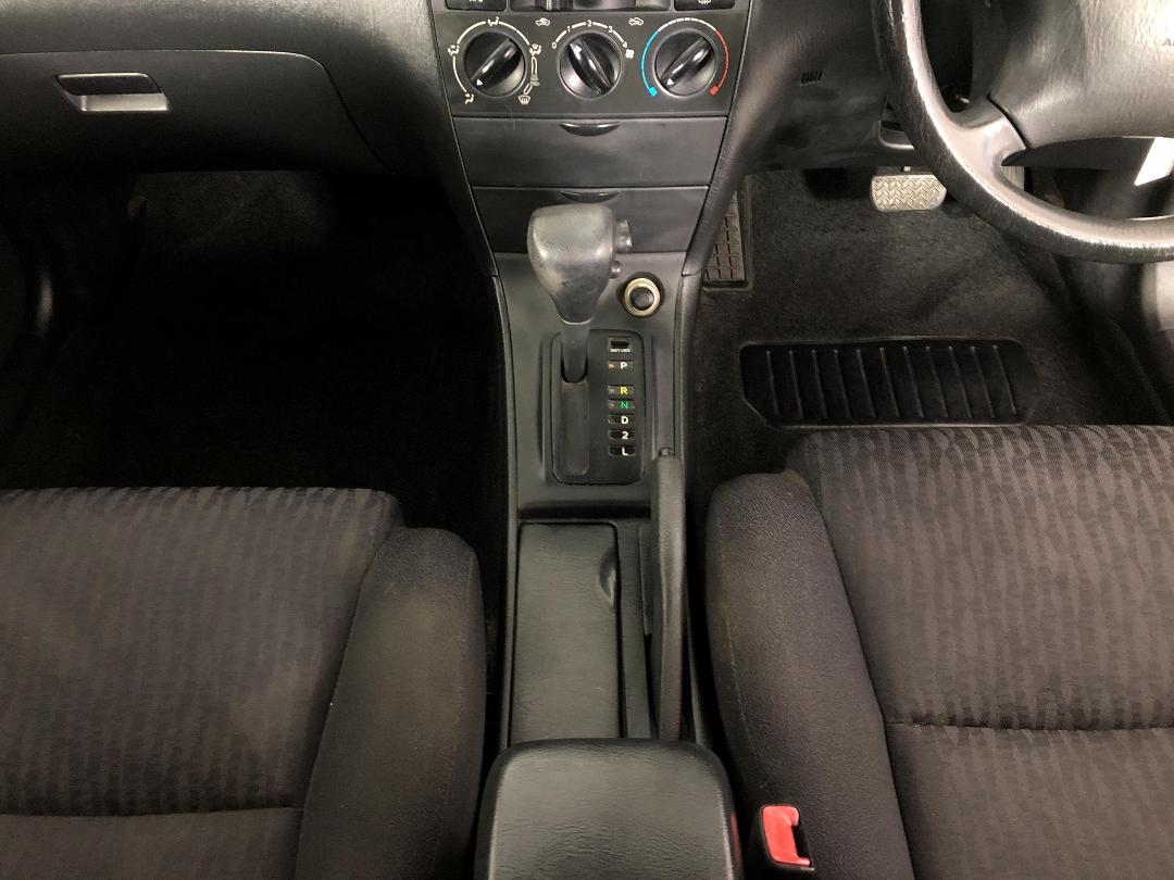 Photo '18' of Toyota Corolla