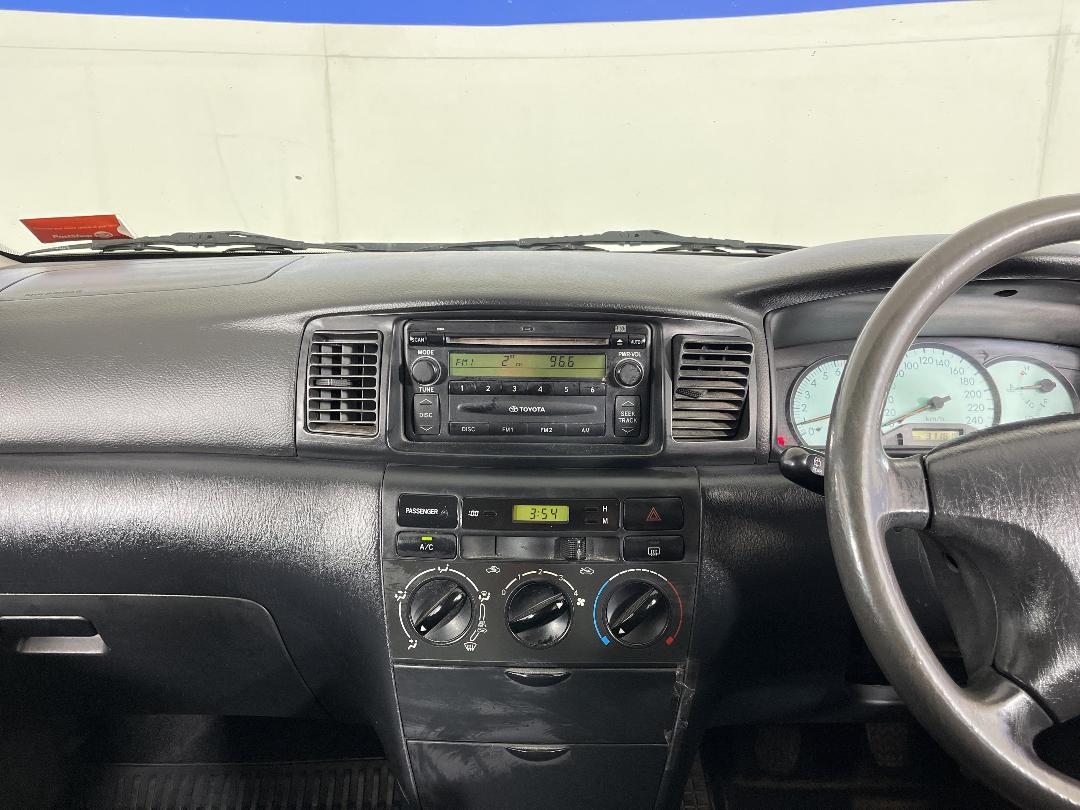 Photo '18' of Toyota Corolla