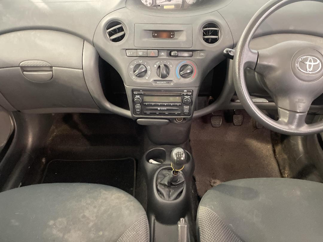 Photo '18' of Toyota Echo Photo '18' of Toyota Echo