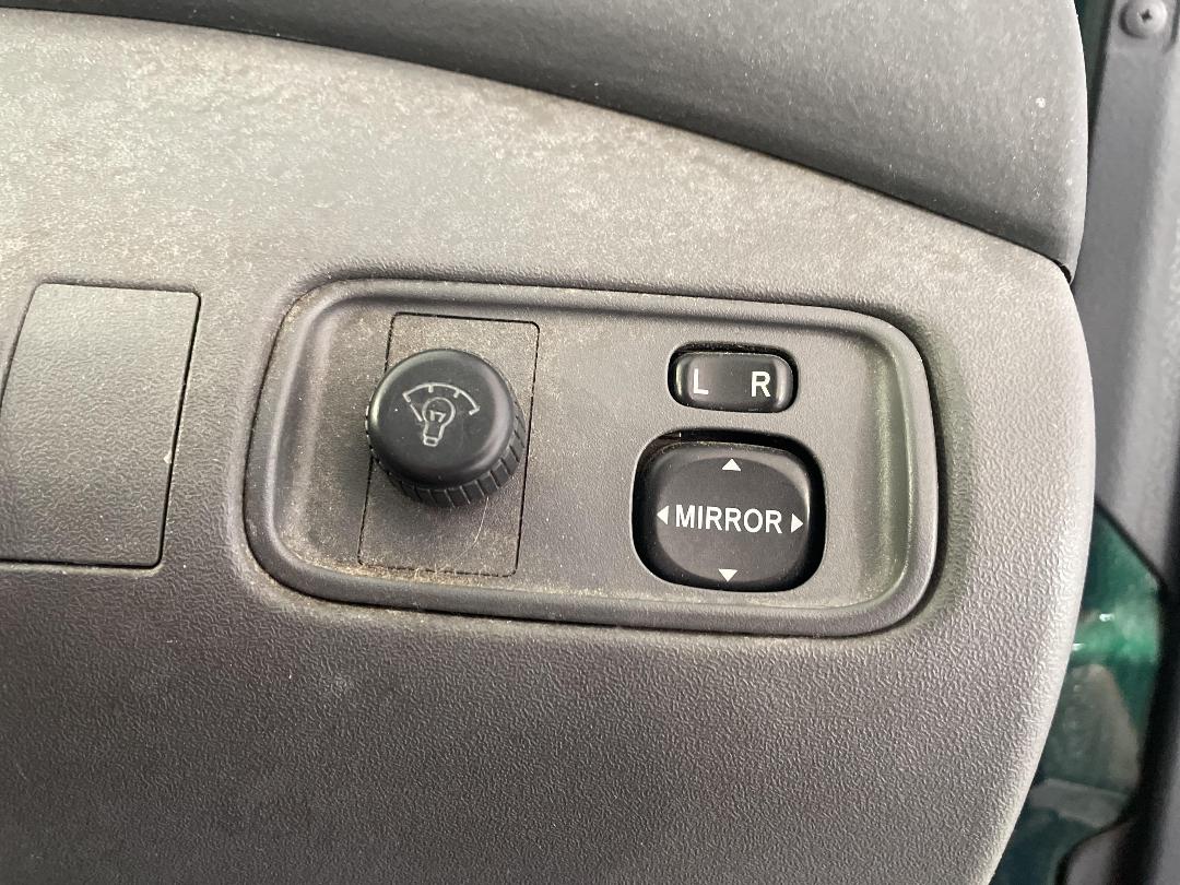 Photo '24' of Toyota Echo Photo '24' of Toyota Echo