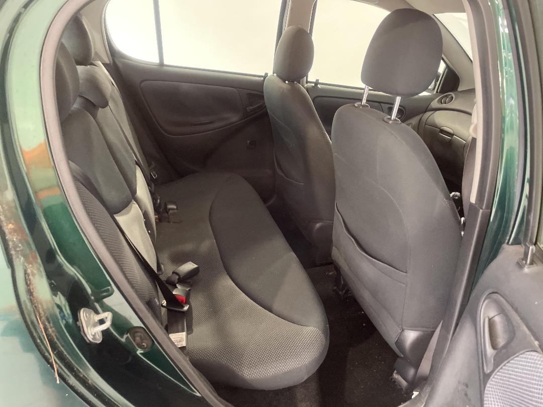 Photo '20' of Toyota Echo Photo '20' of Toyota Echo