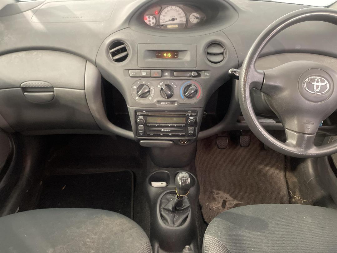 Photo '18' of Toyota Echo Photo '18' of Toyota Echo