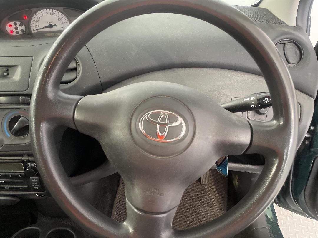 Photo '25' of Toyota Echo Photo '25' of Toyota Echo