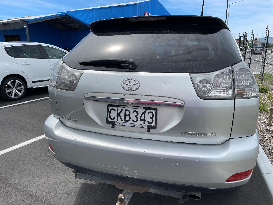 Photo '9' of Toyota Harrier 300G Photo '9' of Toyota Harrier 300G