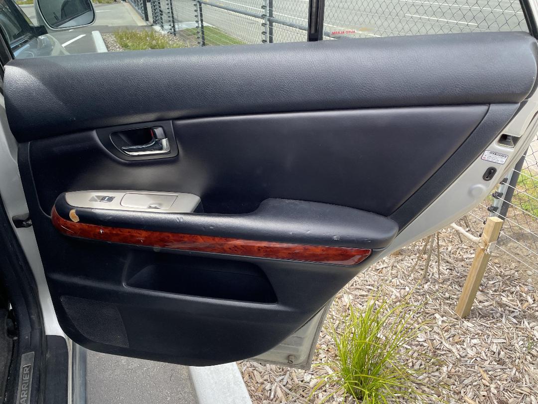 Photo '17' of Toyota Harrier 300G Photo '17' of Toyota Harrier 300G