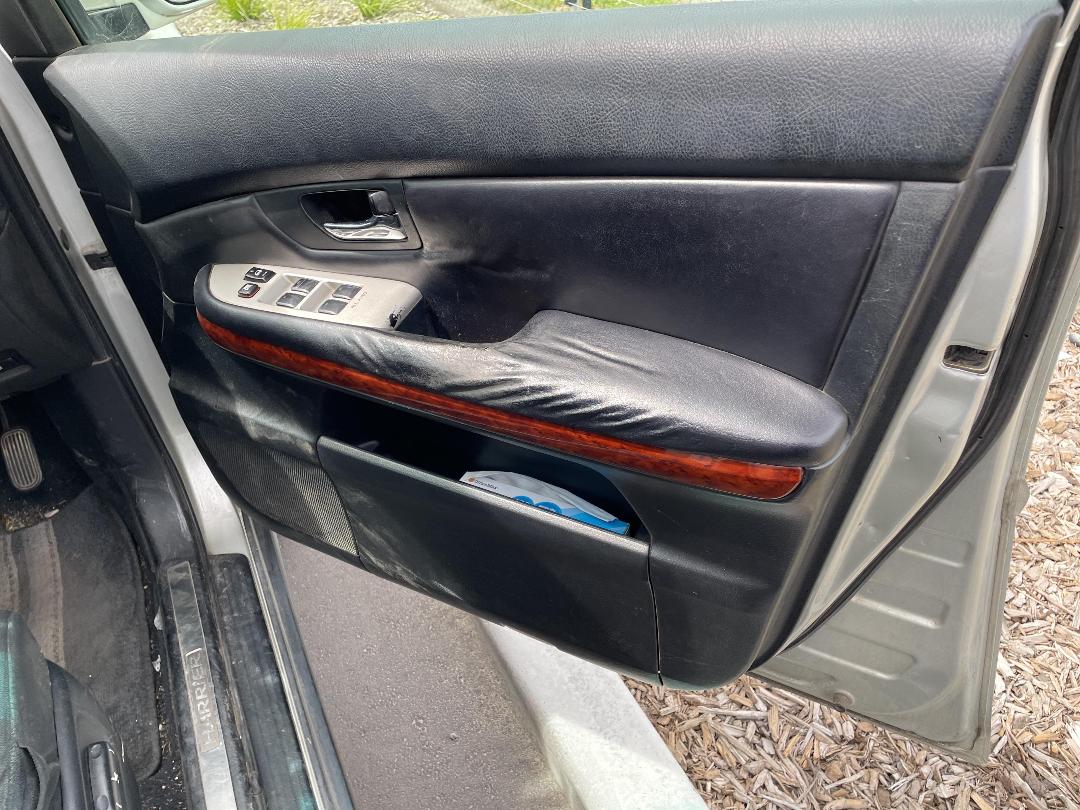 Photo '13' of Toyota Harrier 300G Photo '13' of Toyota Harrier 300G