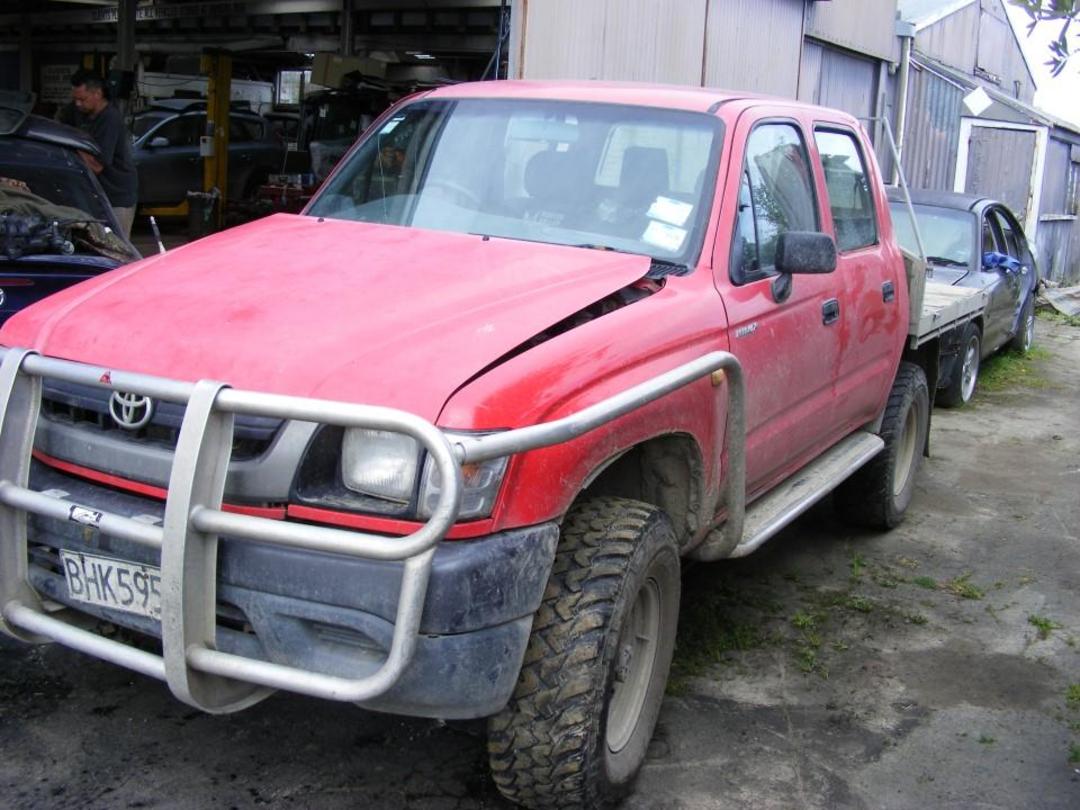 Photo '2' of Toyota Hilux D/C Photo '2' of Toyota Hilux D/C