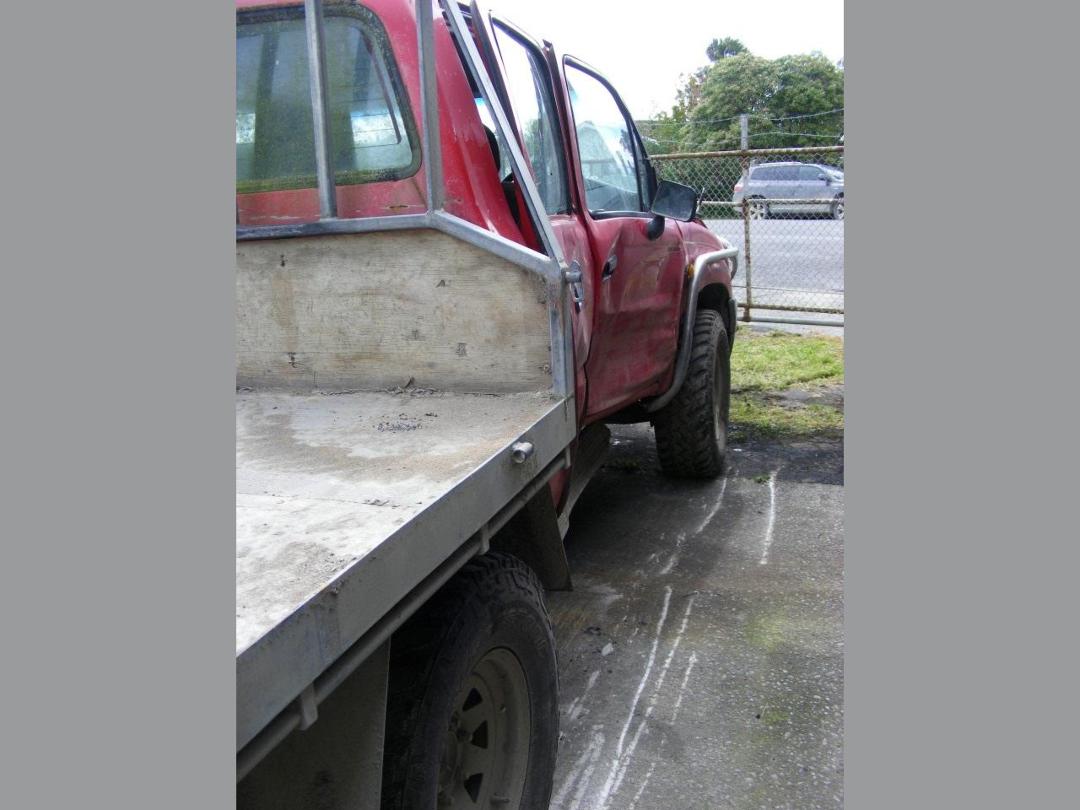 Photo '15' of Toyota Hilux D/C Photo '15' of Toyota Hilux D/C