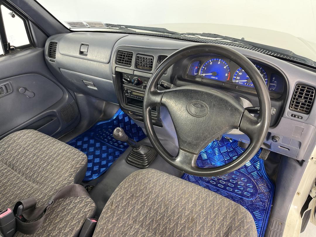 Photo '17' of Toyota Hilux Photo '17' of Toyota Hilux