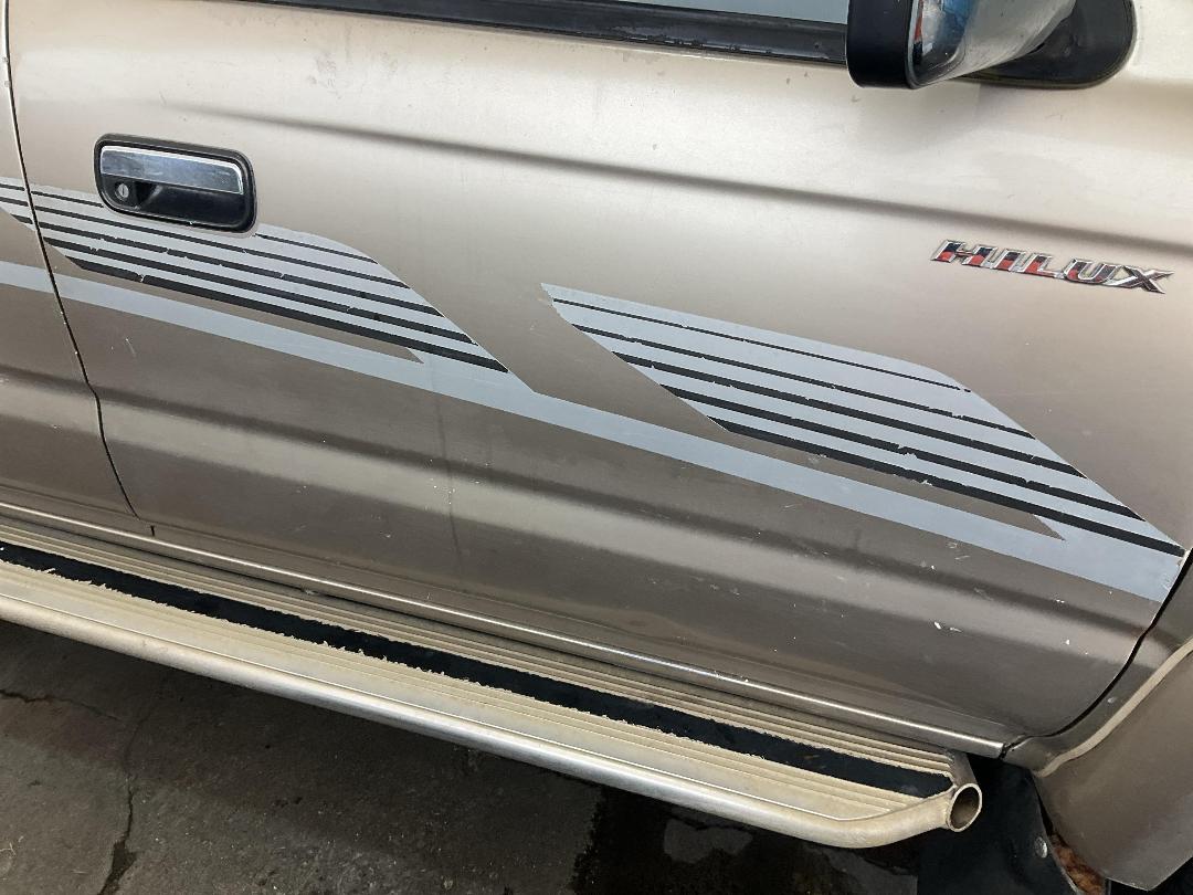 Photo '3' of Toyota Hilux TD SR5 D/C Photo '3' of Toyota Hilux TD SR5 D/C